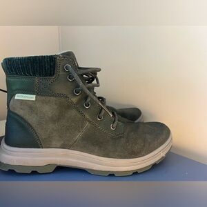 Ryka Brunswick winter Boot, size 8.5 olive green